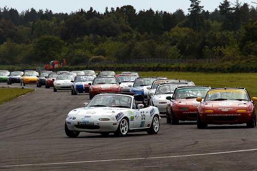 Grote startvelden in Engeland. Hopelijk binnenkort ook in Nederland